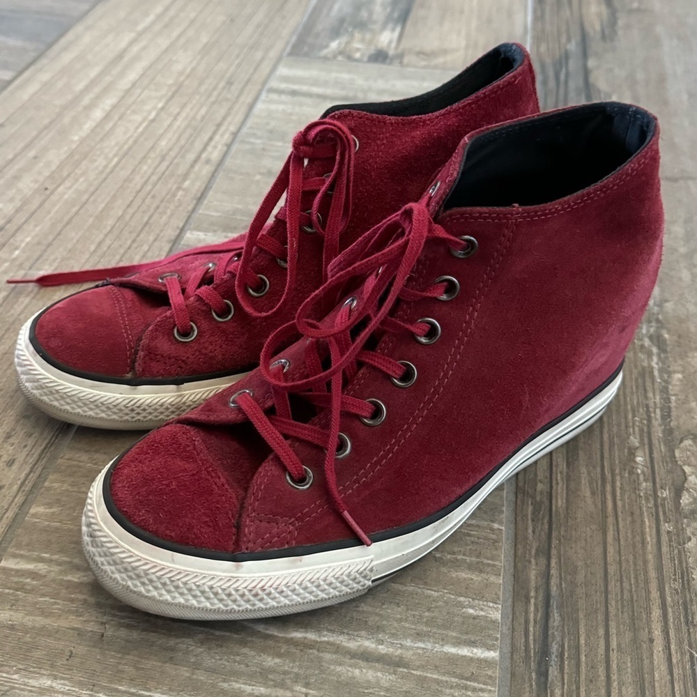 CONVERSE CHUCK TAYLOR Shoes Women's Hidden Heel Wedge Red Suede size 10